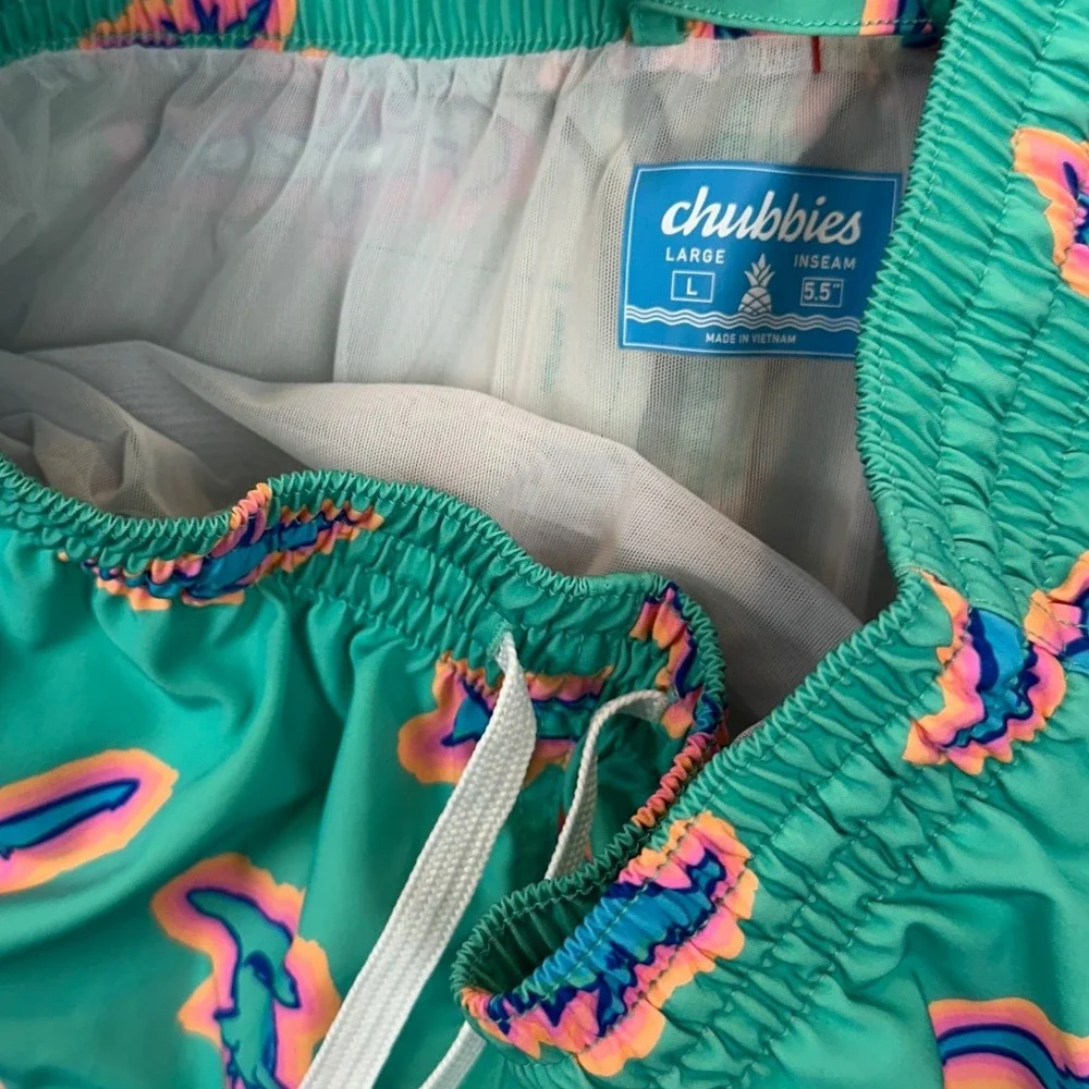 Chubbies Swim Trunks Mens Large 5.5 Inseam Shark Print Green Lined Board Shorts